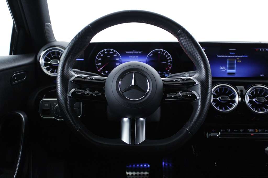 mercedes-benz-classe-a-2024-hibrido-1332cc