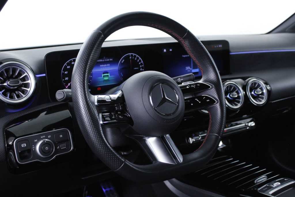 mercedes-benz-classe-a-2024-hibrido-1332cc
