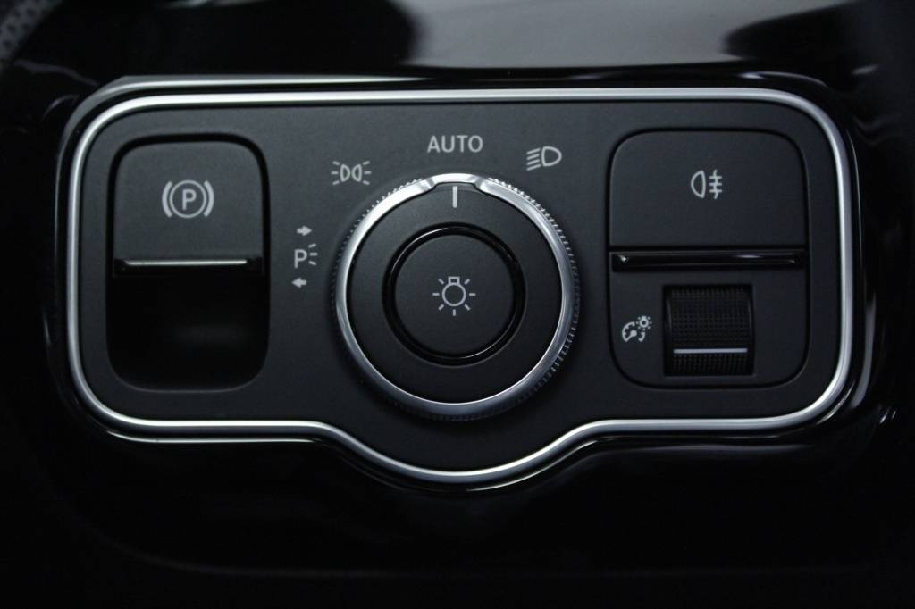 mercedes-benz-classe-a-2024-hibrido-1332cc