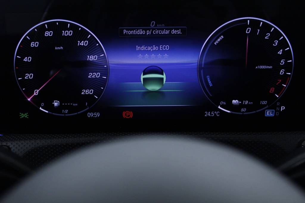 mercedes-benz-classe-a-2024-hibrido-1332cc