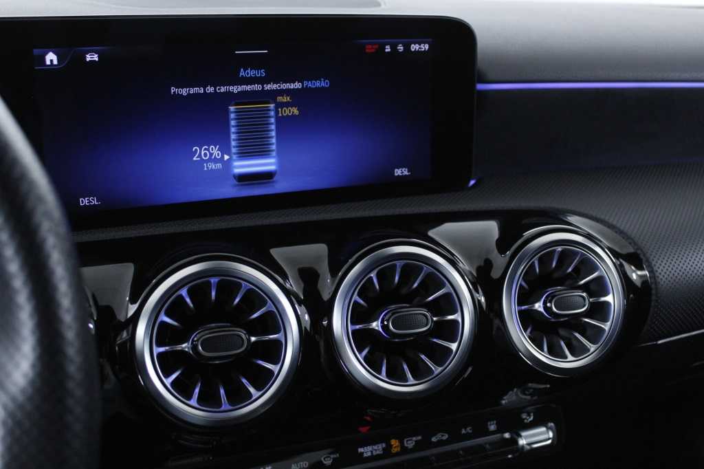 mercedes-benz-classe-a-2024-hibrido-1332cc