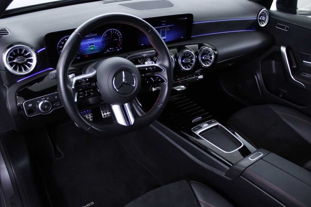 mercedes-benz-classe-a-2024-hibrido-1332cc
