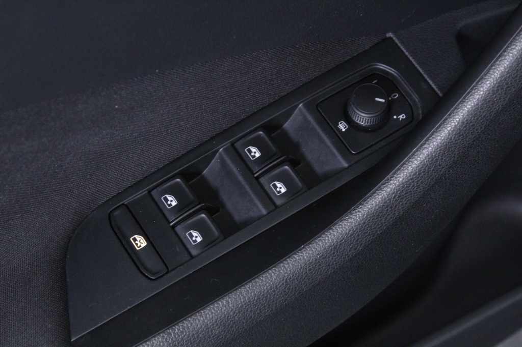 skoda-kamiq-2024-gasolina-999cc