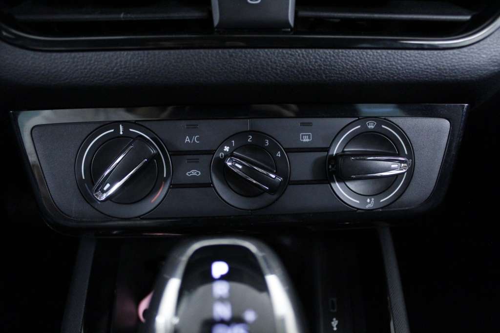 skoda-kamiq-2024-gasolina-999cc