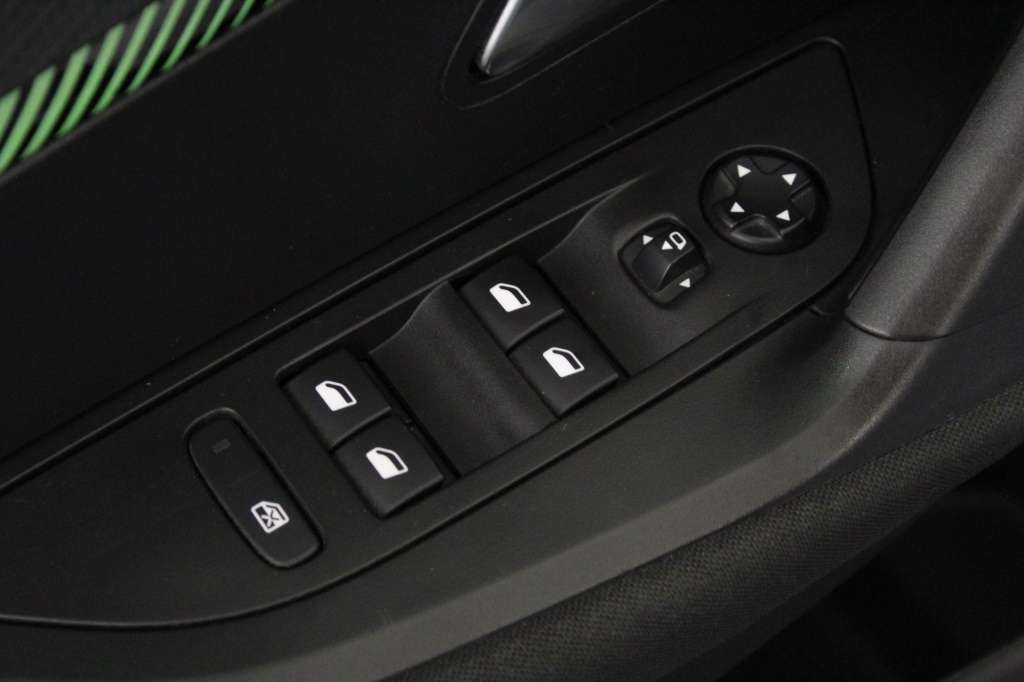 peugeot-2008-2024-gasolina-1199cc