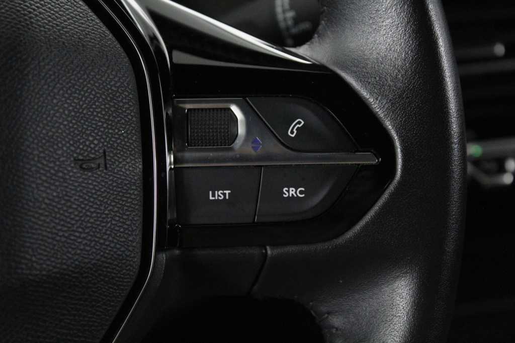 peugeot-2008-2024-gasolina-1199cc