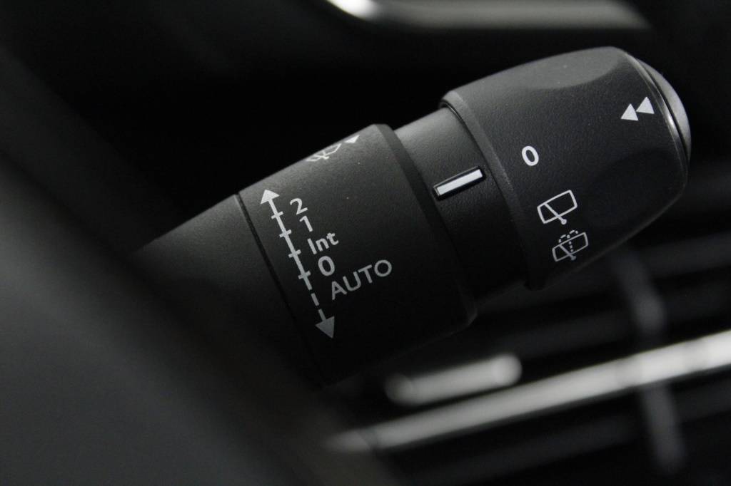 peugeot-2008-2024-gasolina-1199cc