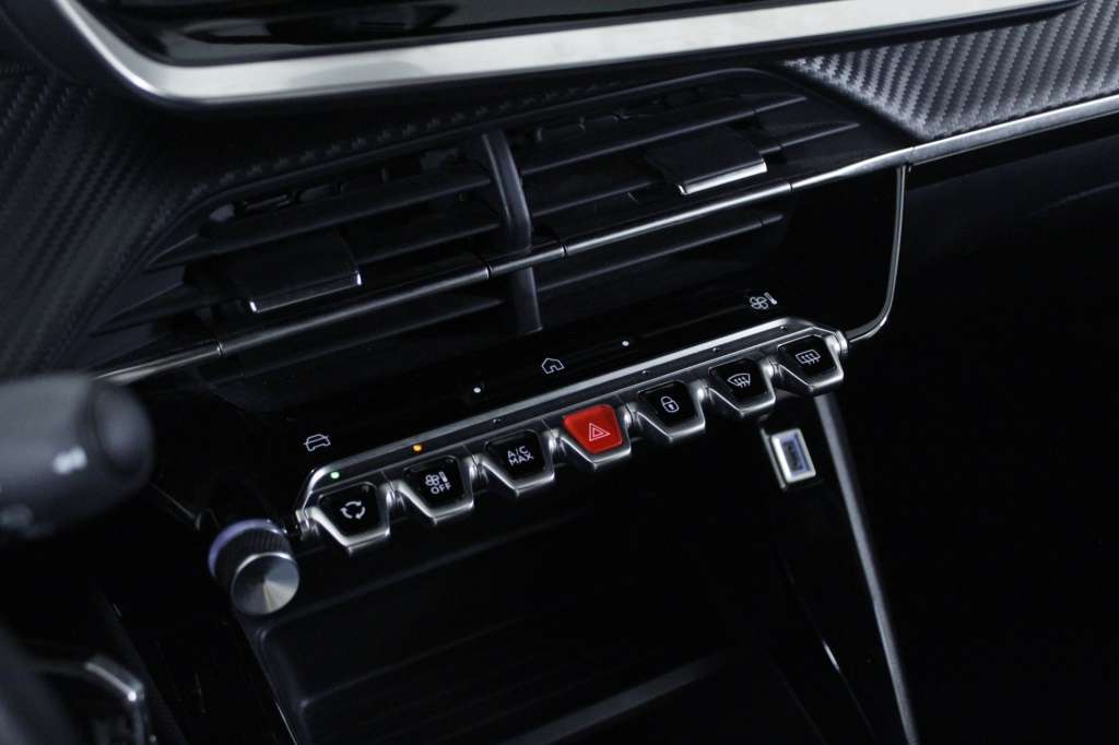 peugeot-2008-2024-gasolina-1199cc