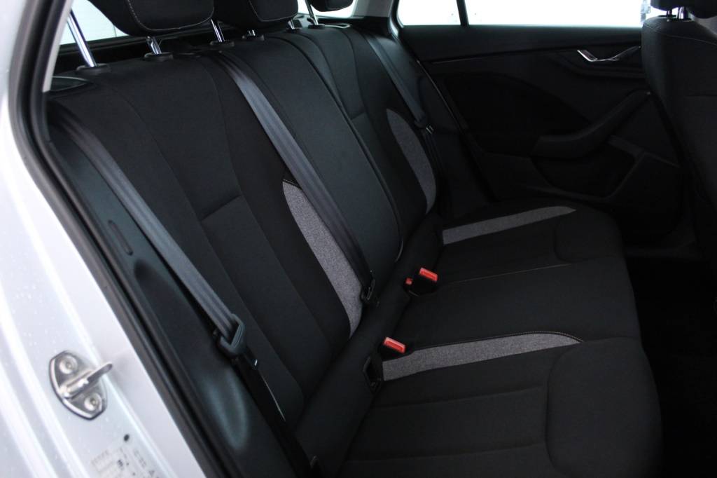 skoda-scala-2024-gasolina-999cc
