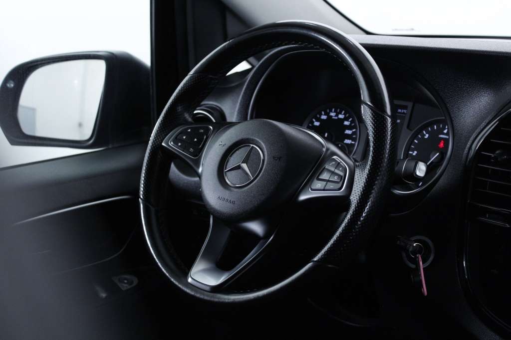 mercedes-benz-vito-2022-diesel-1950cc