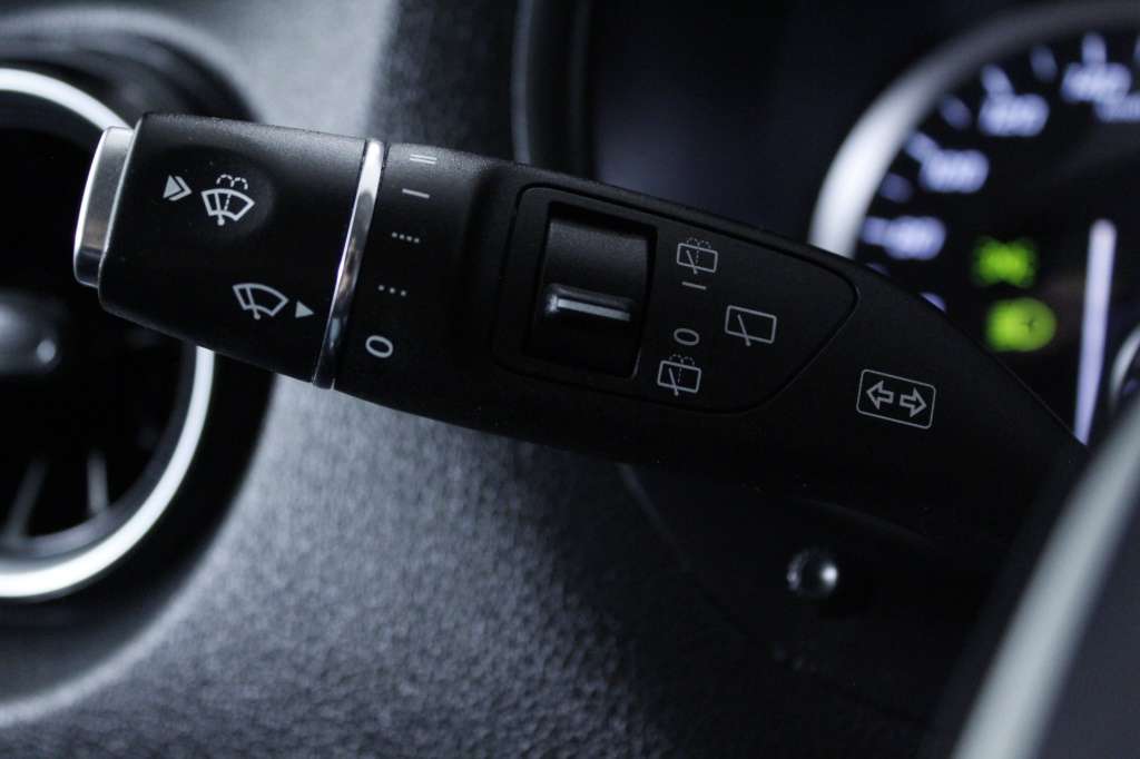 mercedes-benz-vito-2022-diesel-1950cc