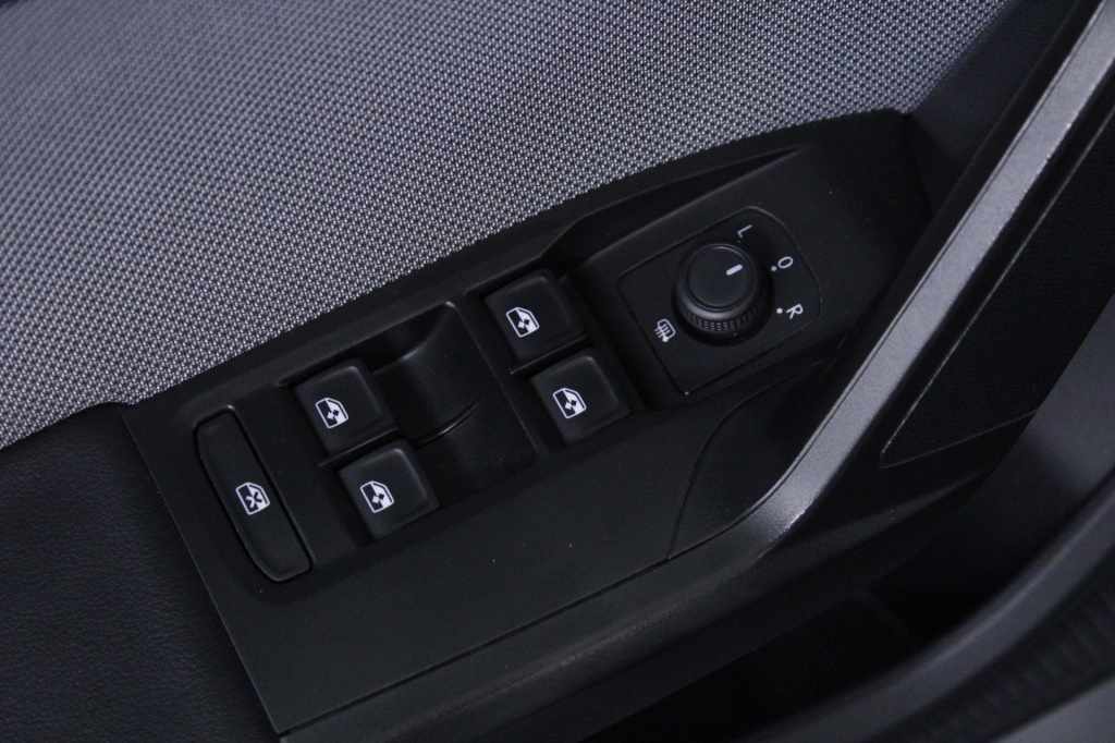 seat-leon-st-2024-gasolina-999cc