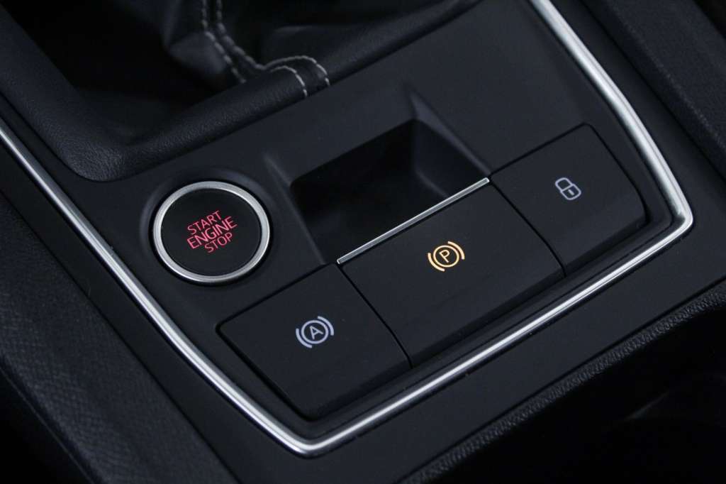 seat-leon-st-2024-gasolina-999cc