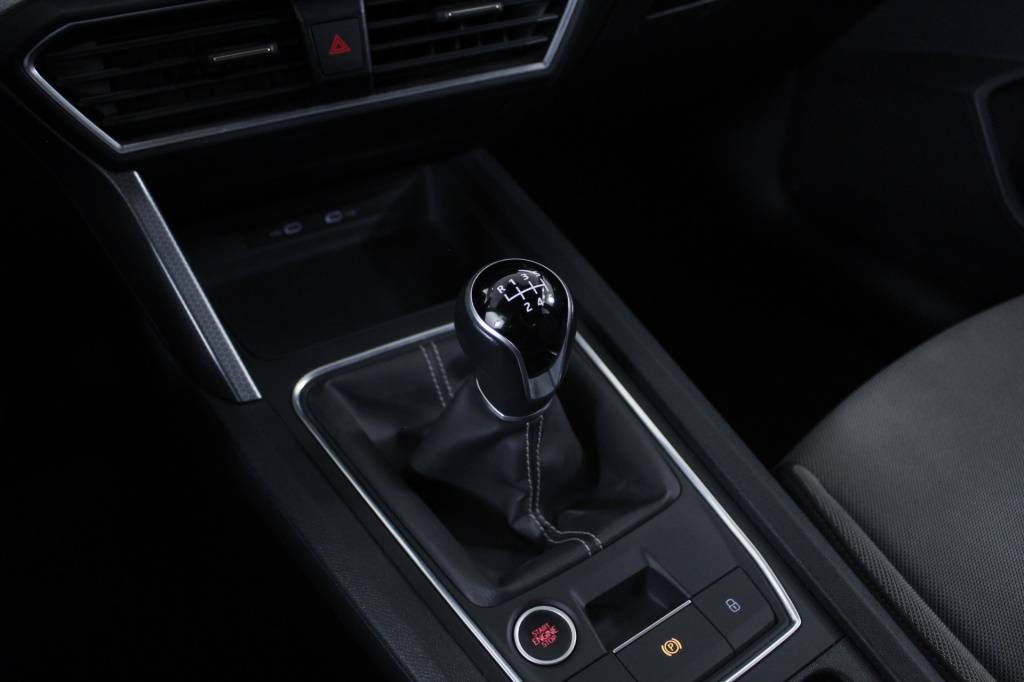 seat-leon-st-2024-gasolina-999cc