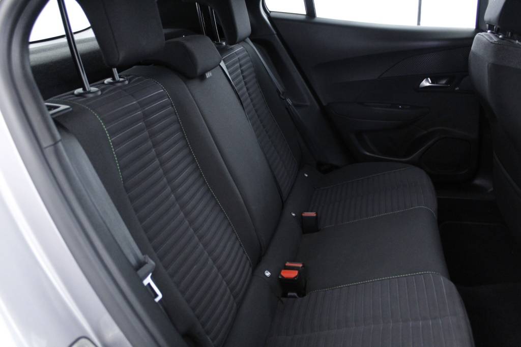 peugeot-2008-2024-gasolina-1199cc