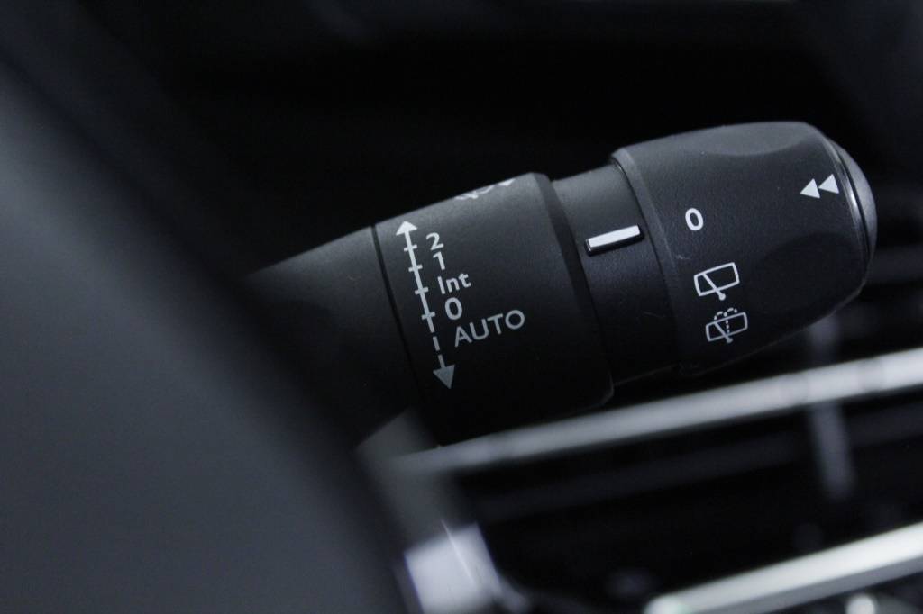 peugeot-2008-2024-gasolina-1199cc