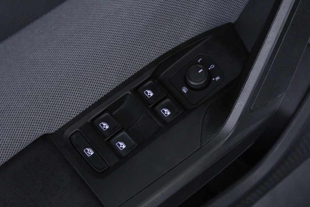 seat-leon-st-2024-gasolina-999cc