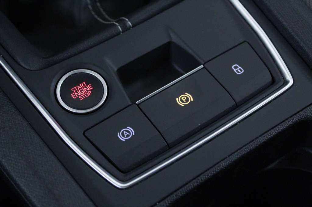 seat-leon-st-2024-gasolina-999cc