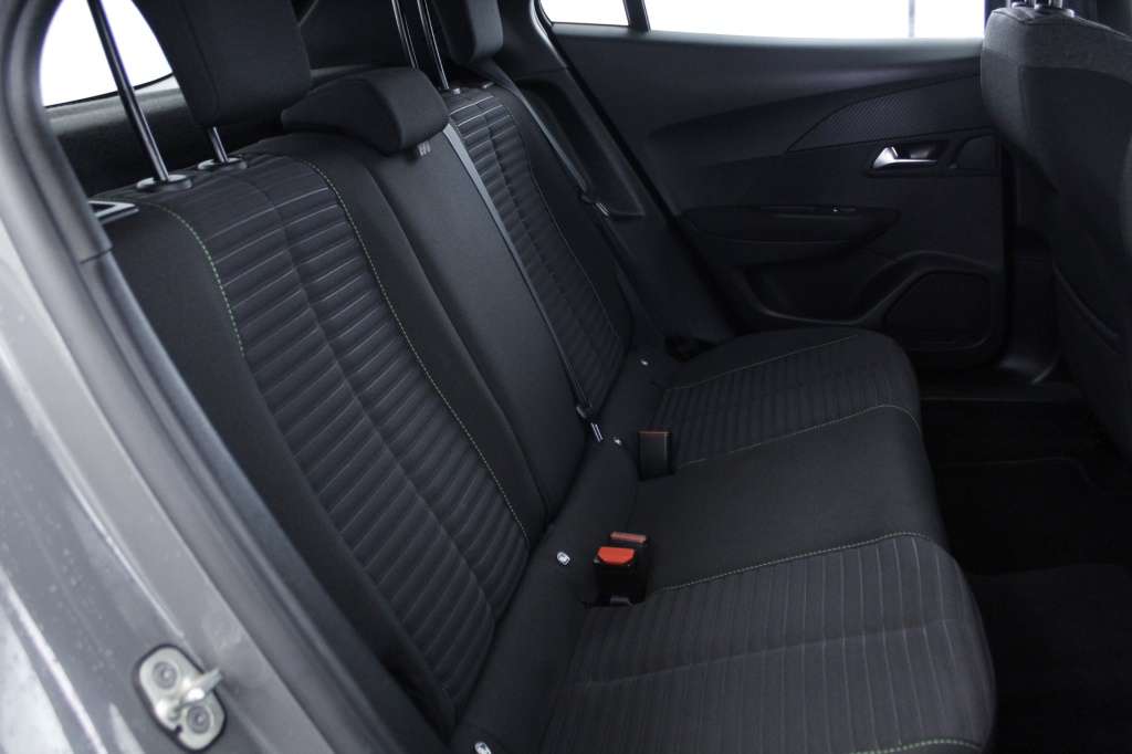 peugeot-2008-2024-gasolina-1199cc