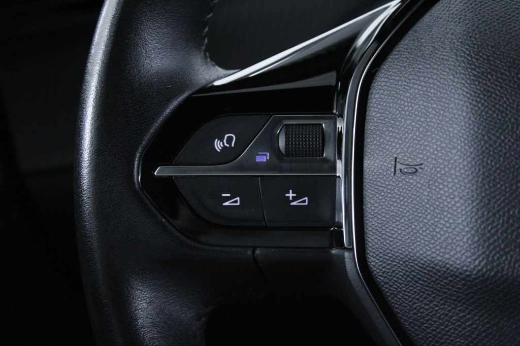 peugeot-2008-2024-gasolina-1199cc