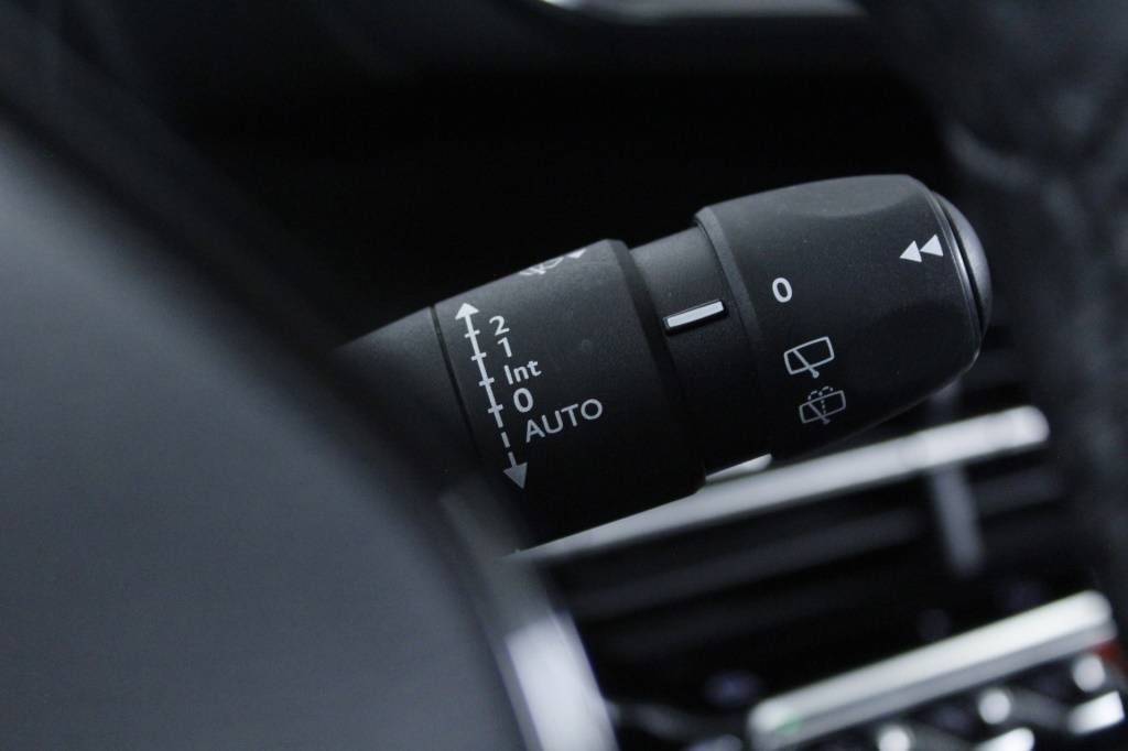 peugeot-2008-2024-gasolina-1199cc