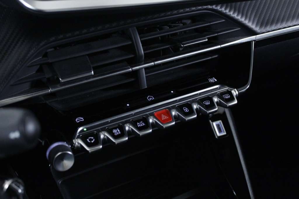 peugeot-2008-2024-gasolina-1199cc