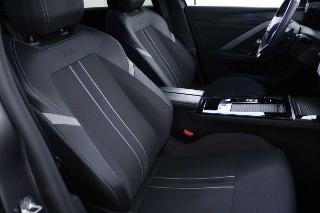opel-astra-sport-tourer-2025-diesel-1499cc