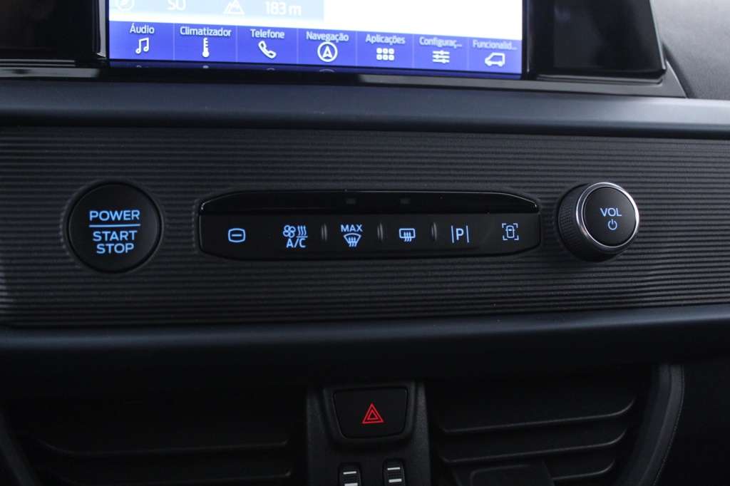 ford-tourneo-2024-gasolina-999cc