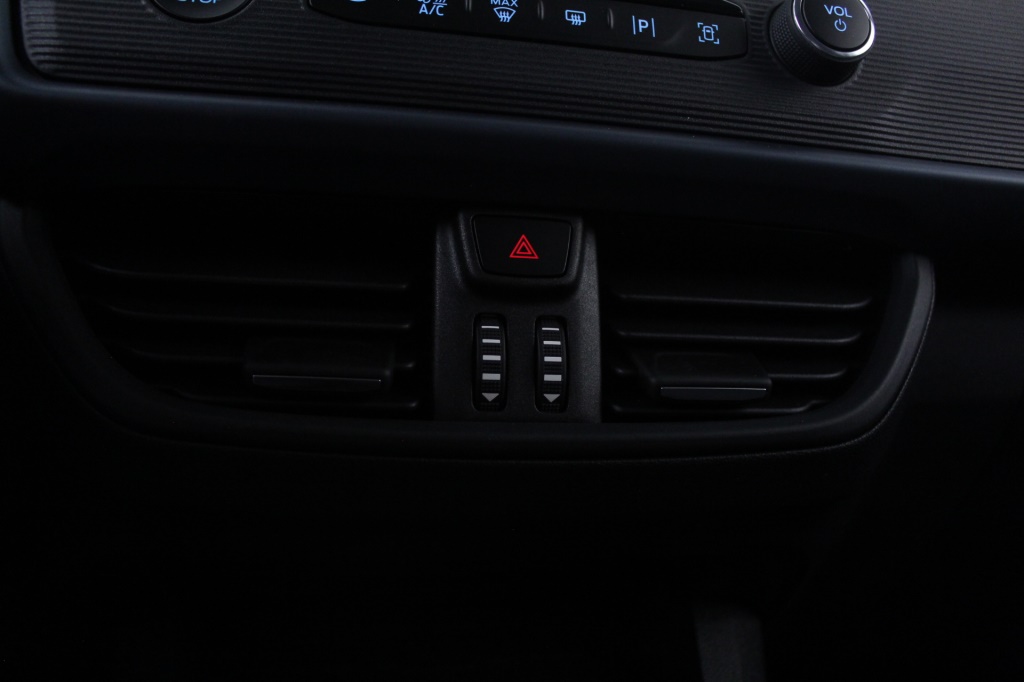 ford-tourneo-2024-gasolina-999cc
