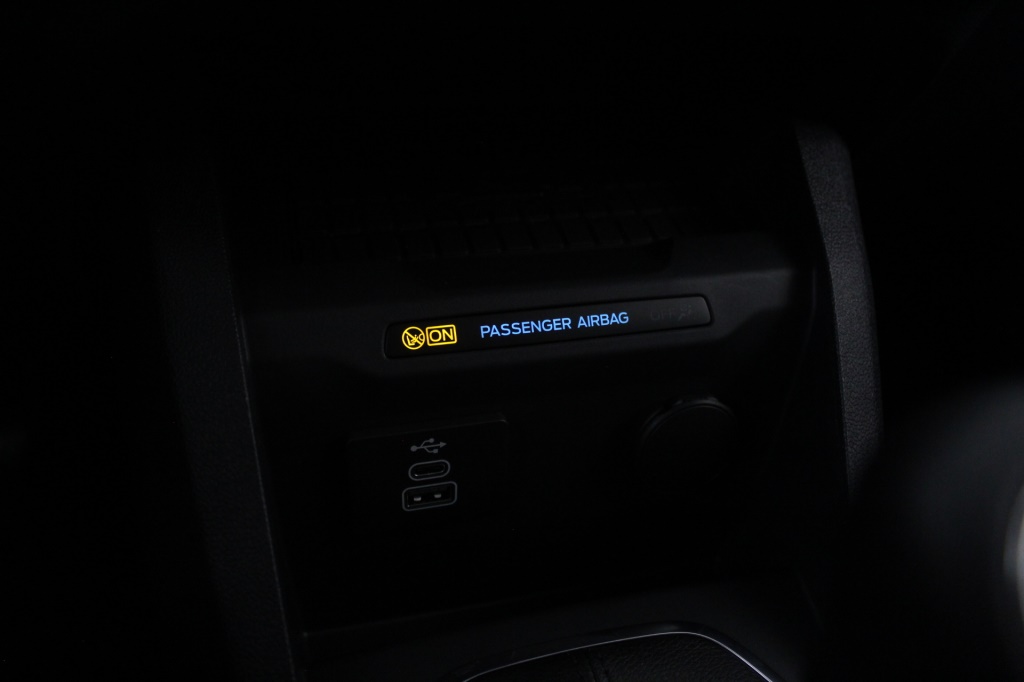 ford-tourneo-2024-gasolina-999cc