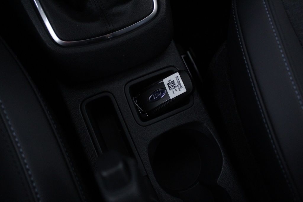 ford-tourneo-2024-gasolina-999cc