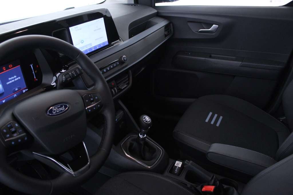 ford-tourneo-2024-gasolina-999cc