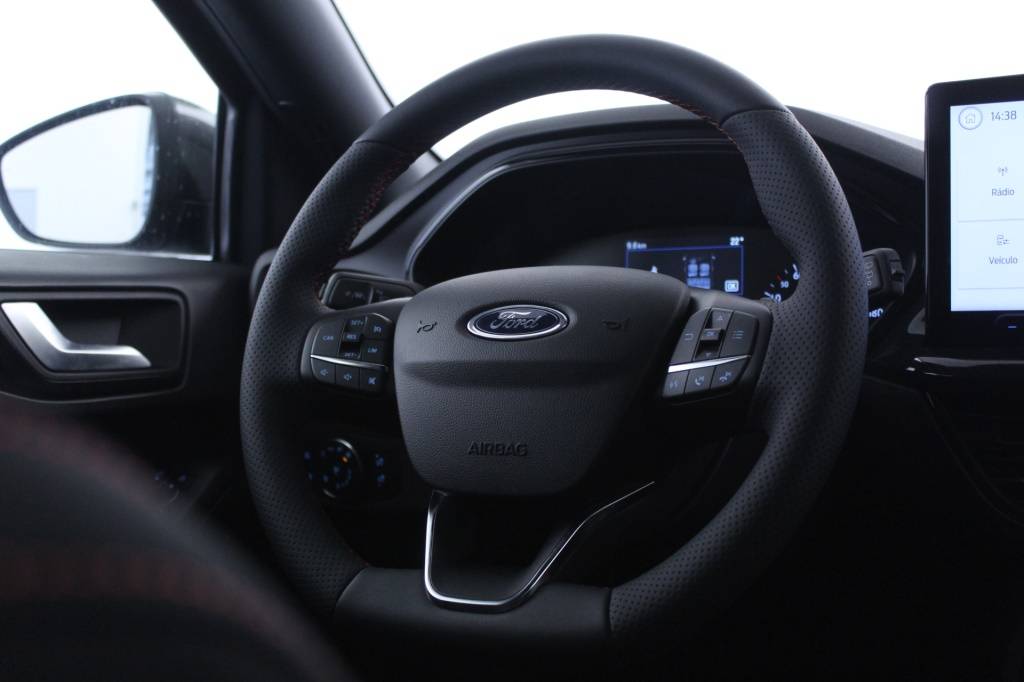 ford-focus-sw-2023-diesel-1499cc