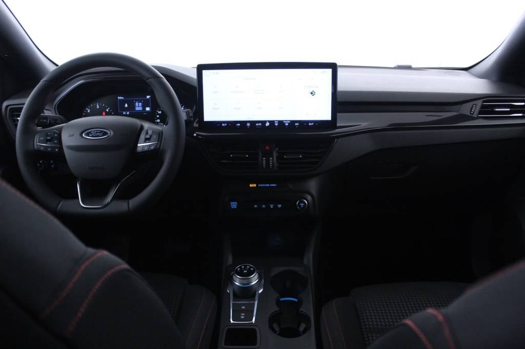 ford-focus-sw-2023-diesel-1499cc