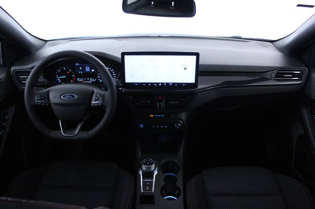 ford-focus-sw-2023-diesel-1499cc
