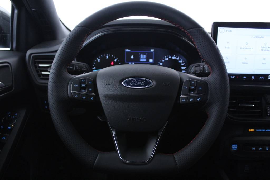 ford-focus-sw-2023-diesel-1499cc