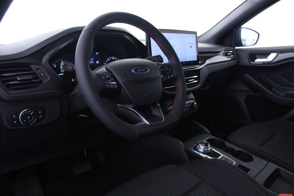 ford-focus-sw-2023-diesel-1499cc