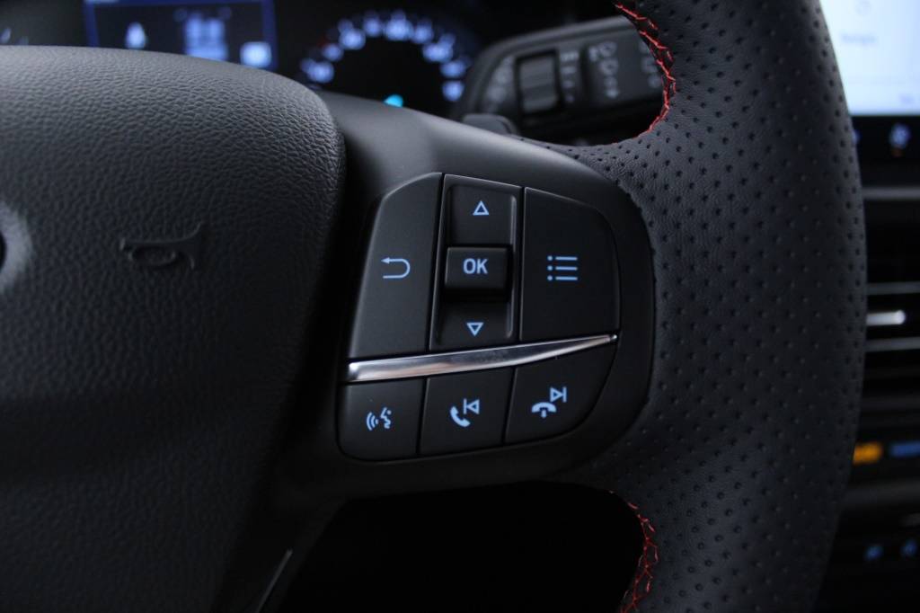 ford-focus-sw-2023-diesel-1499cc