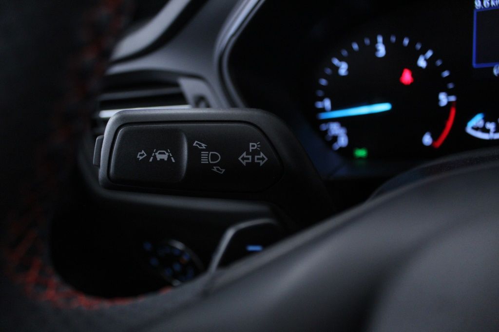 ford-focus-sw-2023-diesel-1499cc