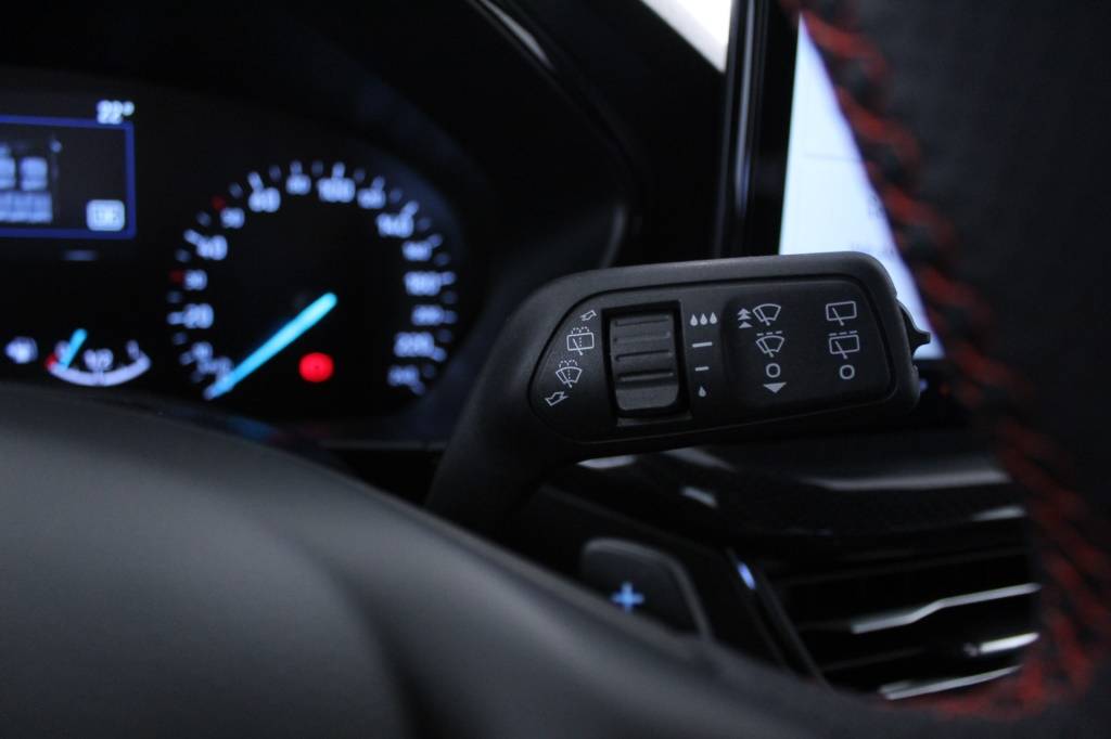 ford-focus-sw-2023-diesel-1499cc
