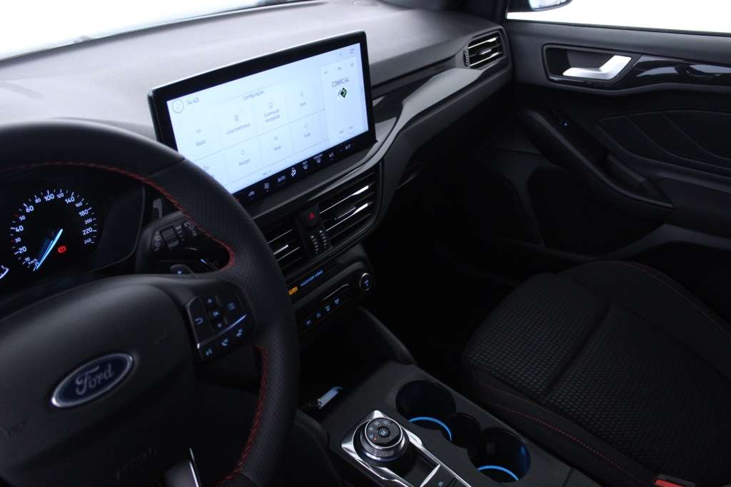 ford-focus-sw-2023-diesel-1499cc