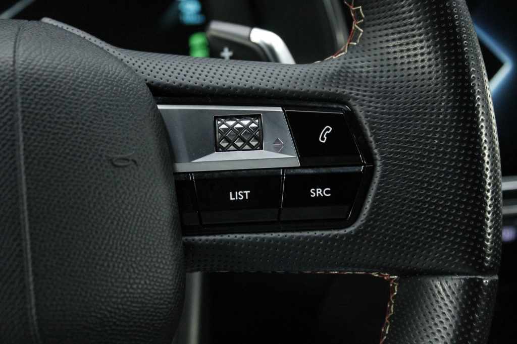 ds-ds-7-crossback-2022-hibrido-1598cc