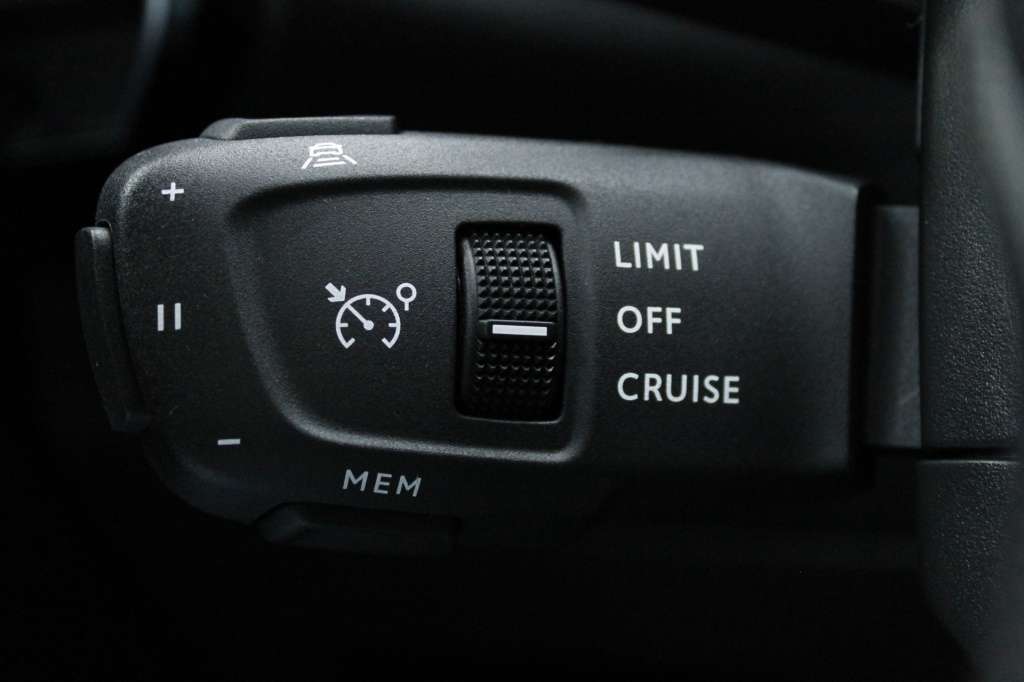 ds-ds-7-crossback-2022-hibrido-1598cc