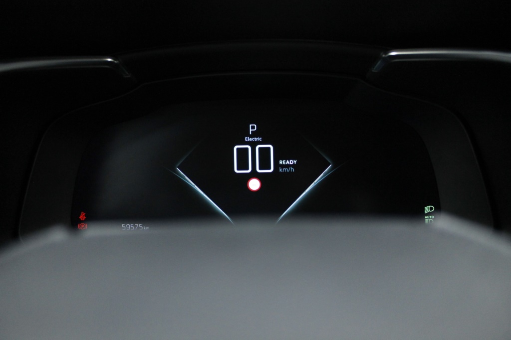 ds-ds-7-crossback-2022-hibrido-1598cc