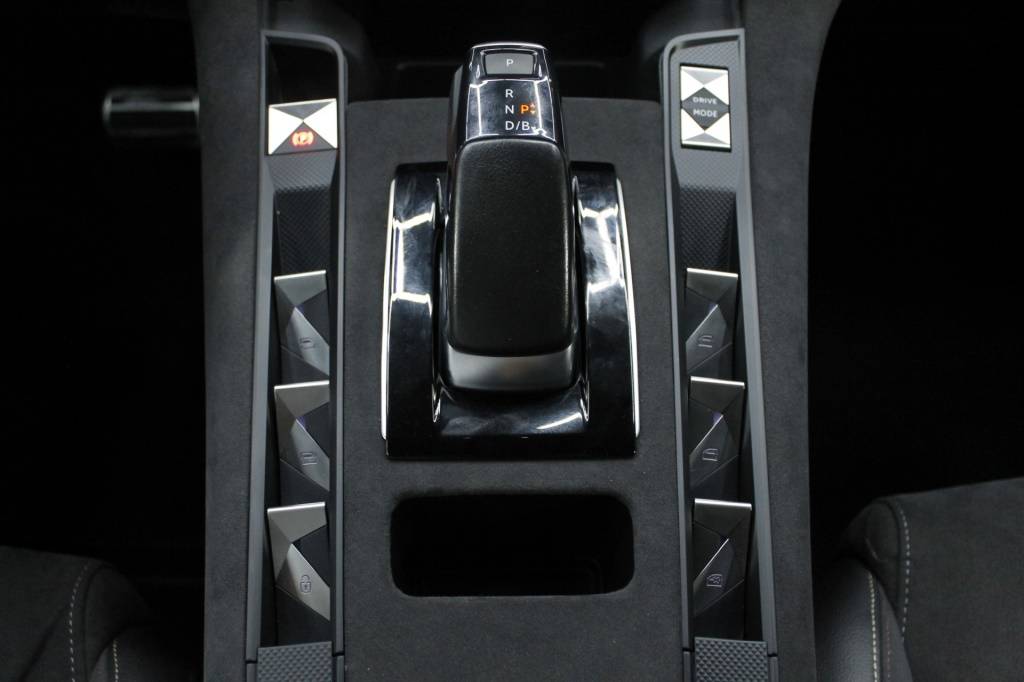 ds-ds-7-crossback-2022-hibrido-1598cc