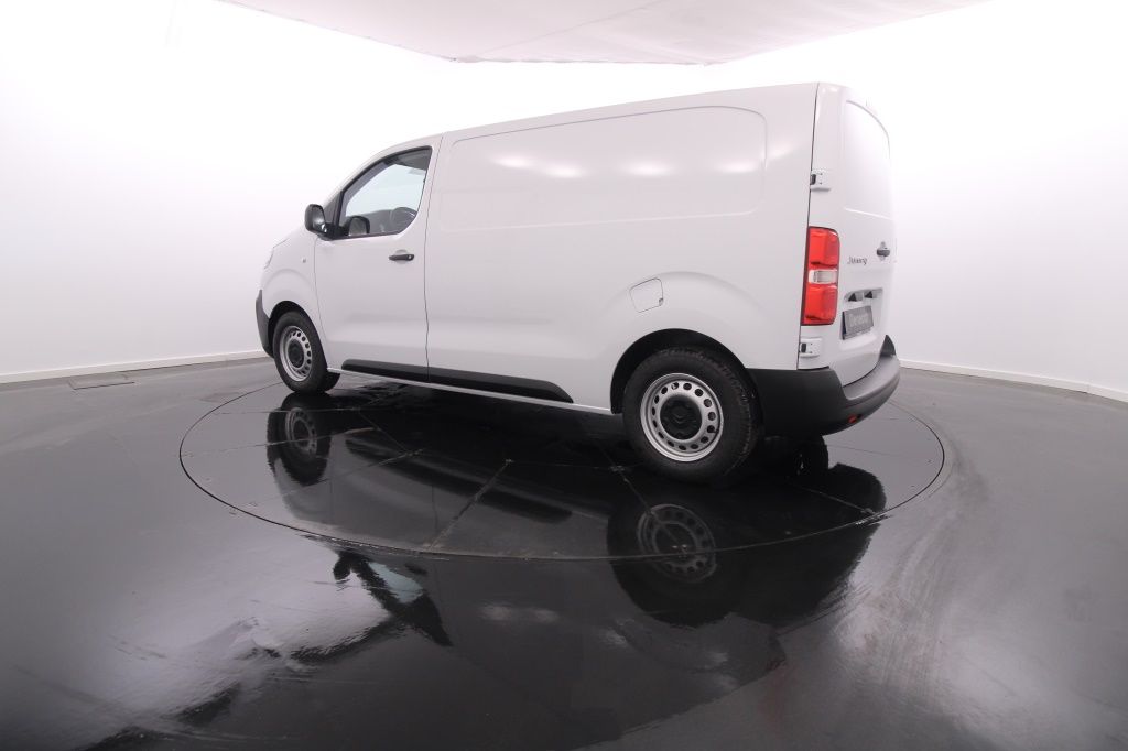 citroen-jumpy-2023-diesel-1499cc