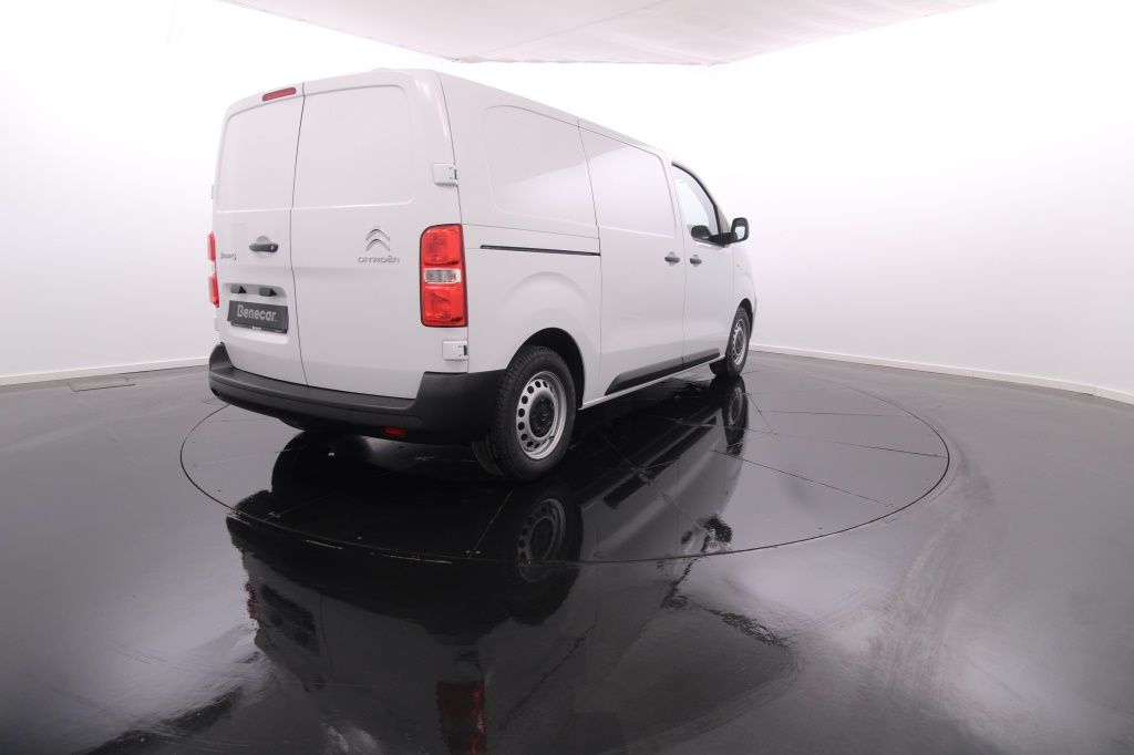 citroen-jumpy-2023-diesel-1499cc