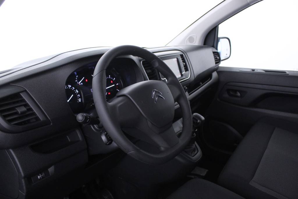 citroen-jumpy-2023-diesel-1499cc