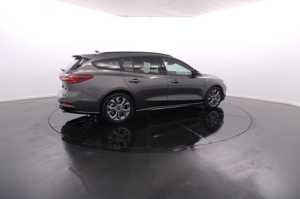 ford-focus-sw-2023-diesel-1499cc
