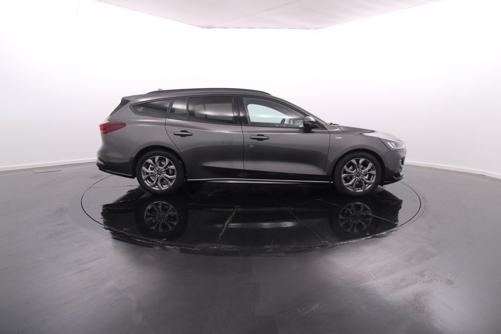 ford-focus-sw-2023-diesel-1499cc